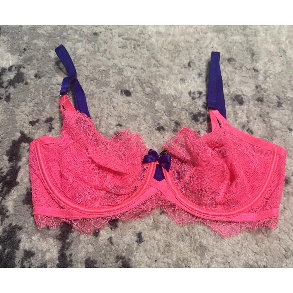 Victorias Secret Very Sexy Pink Neon Eyelash Lace Unlined Demi Bra 32DD